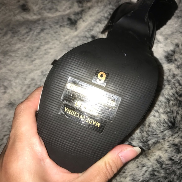 Pleaser heels black and white size 6 never worn - Picture 4 of 5